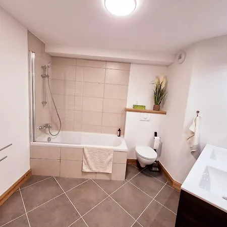 Au Coeur De Montalbert Avec Balcon Et Parking Prive, Proche Des Pistes - Fr-1-755-33