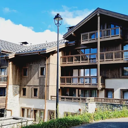 Au Coeur De Montalbert Avec Balcon Et Parking Prive, Proche Des Pistes - Fr-1-755-33 *