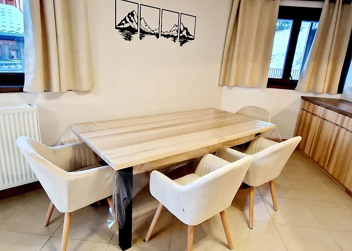 Au Coeur De Montalbert Avec Balcon Et Parking Prive, Proche Des Pistes - Fr-1-755-33