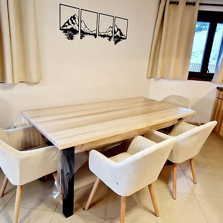Au Coeur De Montalbert Avec Balcon Et Parking Prive, Proche Des Pistes