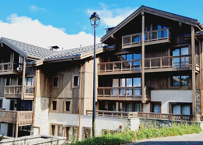 Au Coeur De Montalbert Avec Balcon Et Parking Prive, Proche Des Pistes - Fr-1-755-33 *